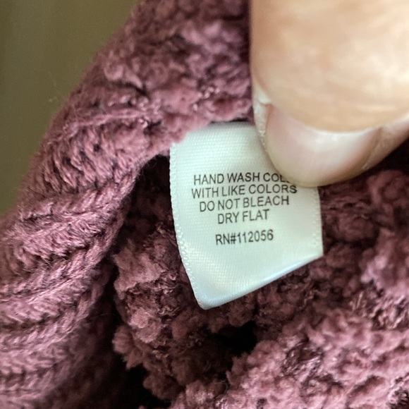 Purple pullover sweater worn only once. Beautiful long wear with leggings - Picture 5 of 5
